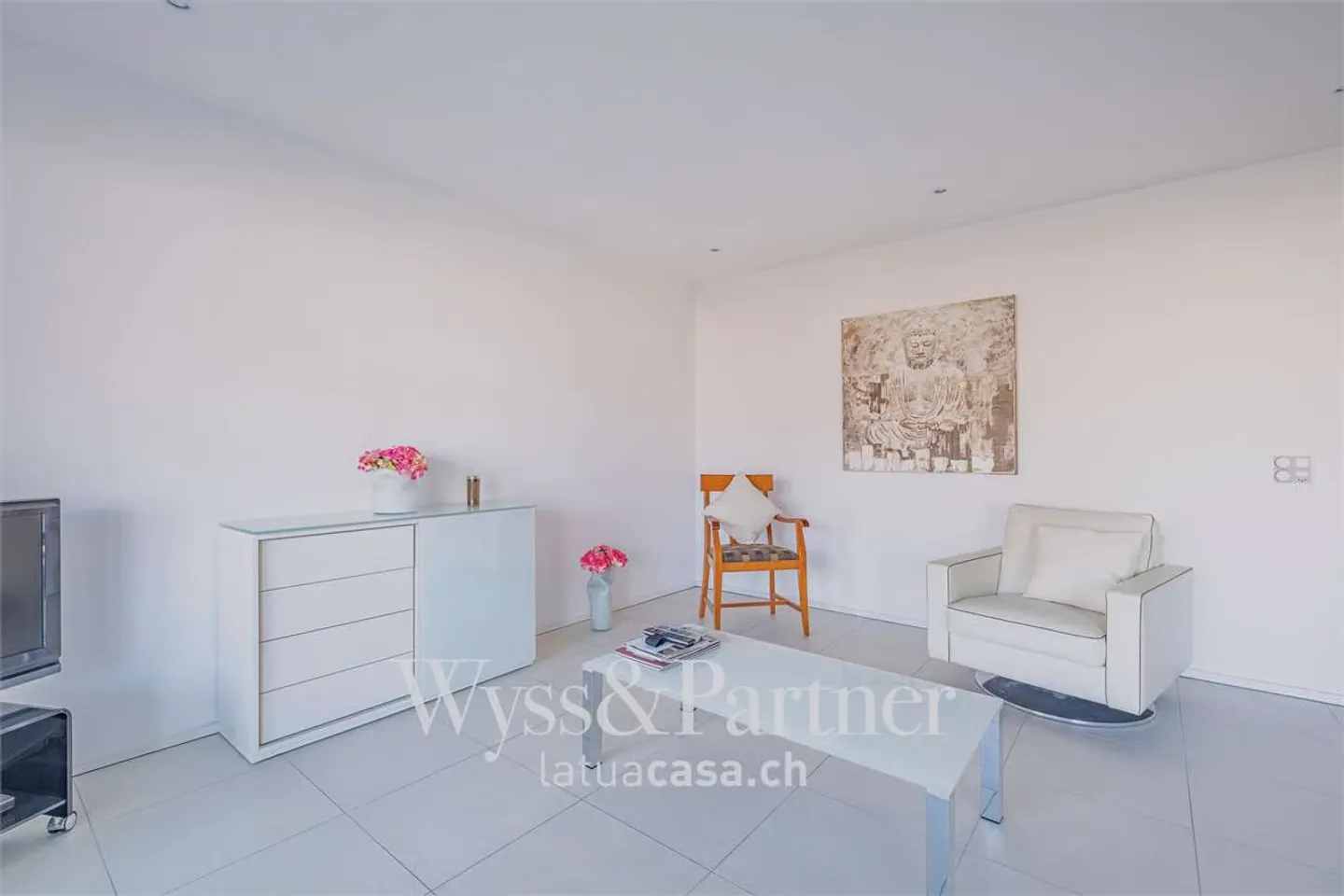 Orgnana 2.5 for sale with lake view and swimming pool - Photo 3 of 13
