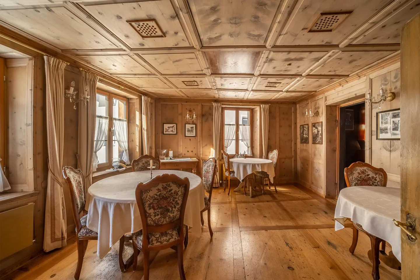 Historisches Haus mit Potenzial - Foto 5 von 9