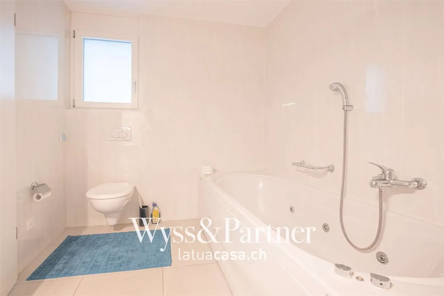 Orgnana 2.5 for sale with lake view and swimming pool - Photo 9 of 13