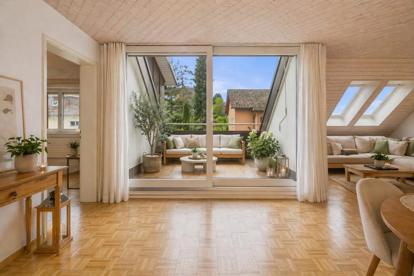 Zollikerberg: Living in a prime location with great potential - Photo 1 of 5