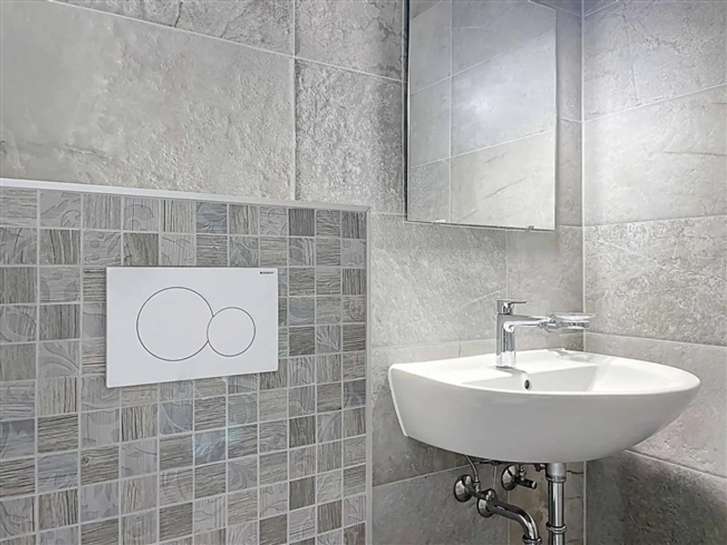 Triplex de trois pièces et demie - balcon, grand jardin et vue partielle sur le lac - Photo 8 sur 10