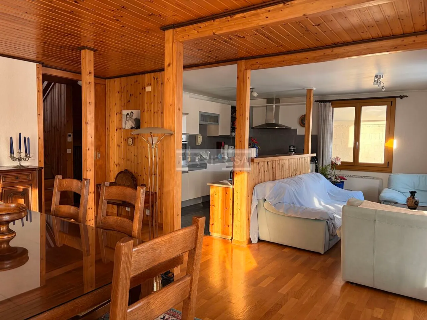 Charmante maison individuelle de 4.5 pièces dans quartier résidentiel - Photo 4 sur 13