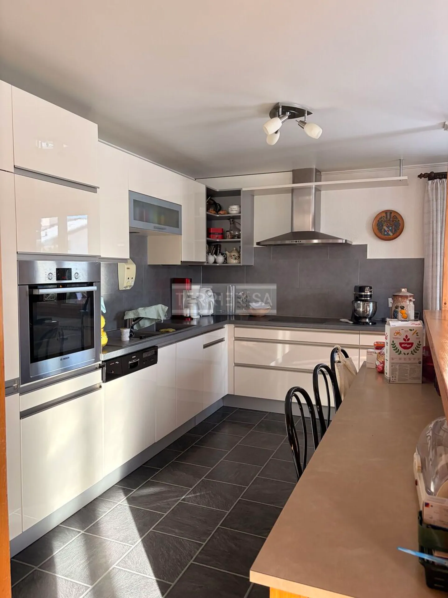 Charmante maison individuelle de 4.5 pièces dans quartier résidentiel - Photo 6 sur 13