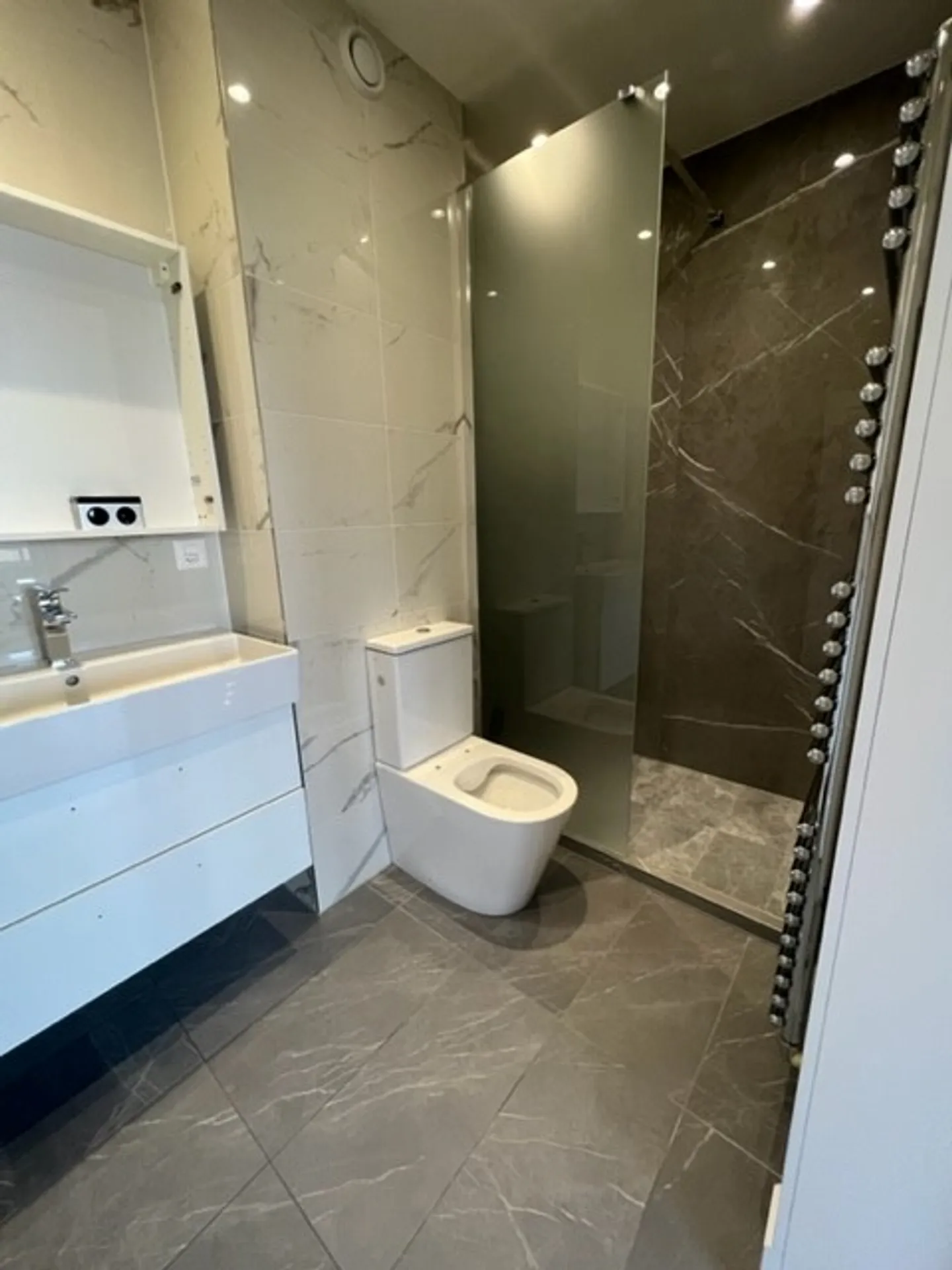 Magnifico appartamento di 7 stanze al 7° piano a Grand-Saconnex - Foto 15 di 22