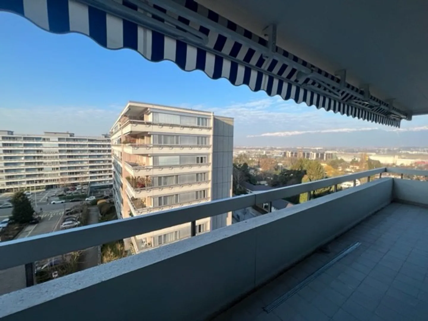 Magnifico appartamento di 7 stanze al 7° piano a Grand-Saconnex - Foto 16 di 22