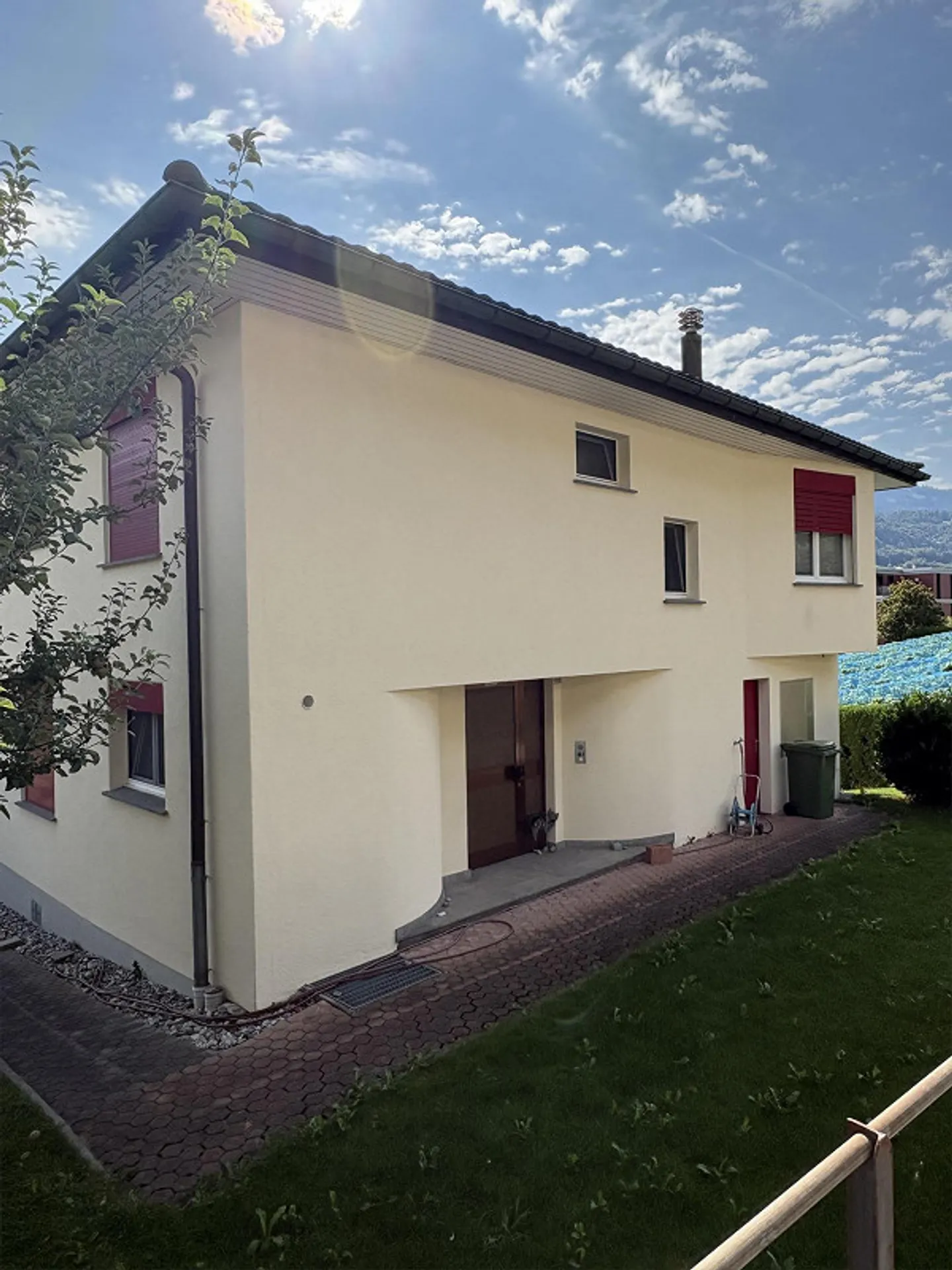 Einfamilienhaus mit Einliegerwohnung, Doppel- und WoMo Garage - Photo 3 sur 22