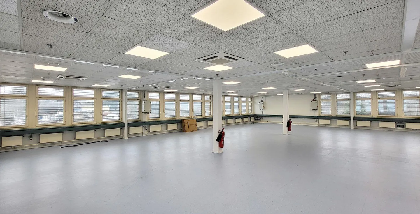 1'437 m² nel ricercato CAMPUS Mägenwil! - Foto 9 di 16