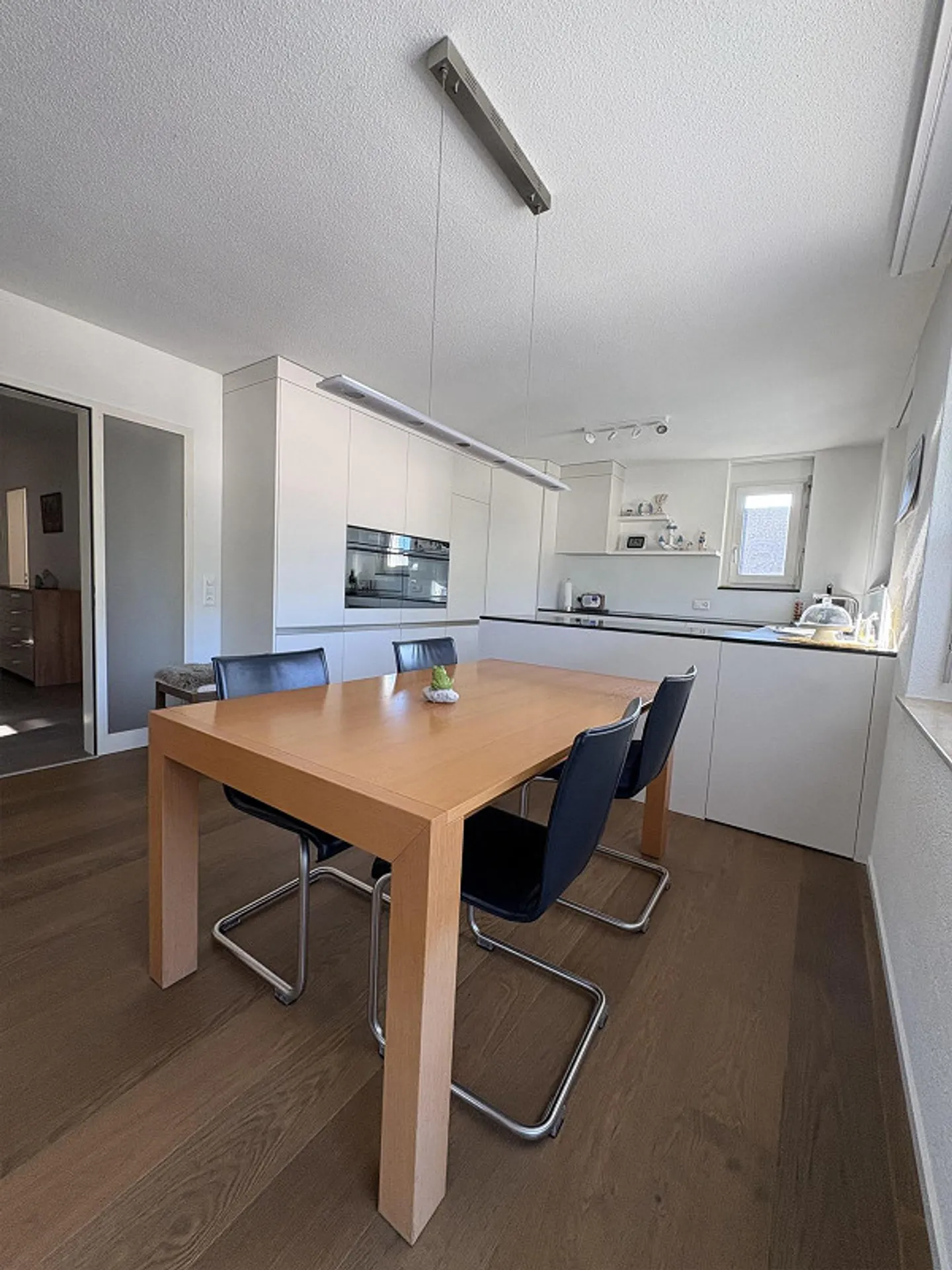 Einfamilienhaus mit Einliegerwohnung, Doppel- und WoMo Garage - Photo 8 sur 22