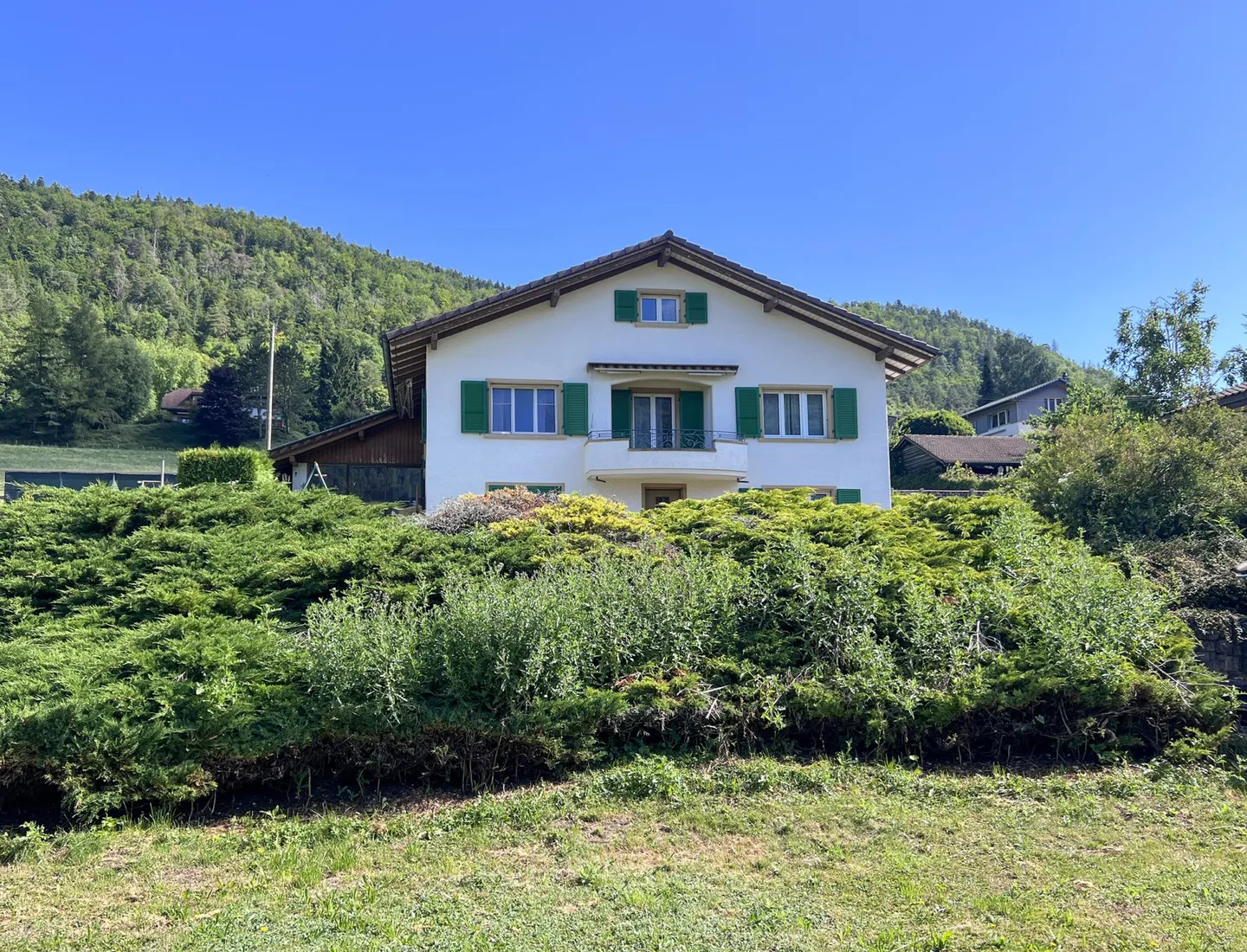 Geräumiges Familienhaus mit Veranda und Garage - Foto 1 von 8