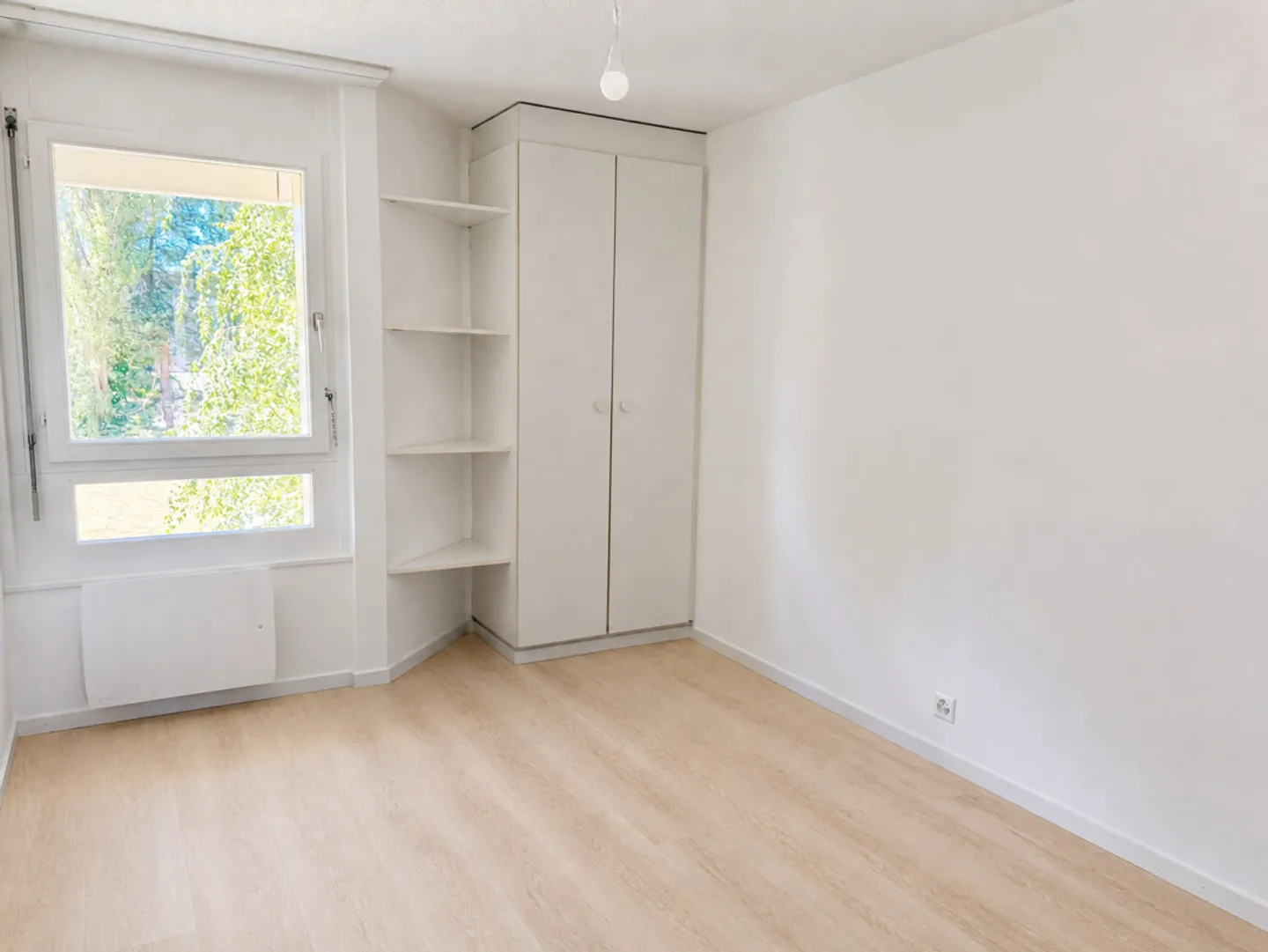 Spacious Apartment with Lake View - Photo 8 of 13
