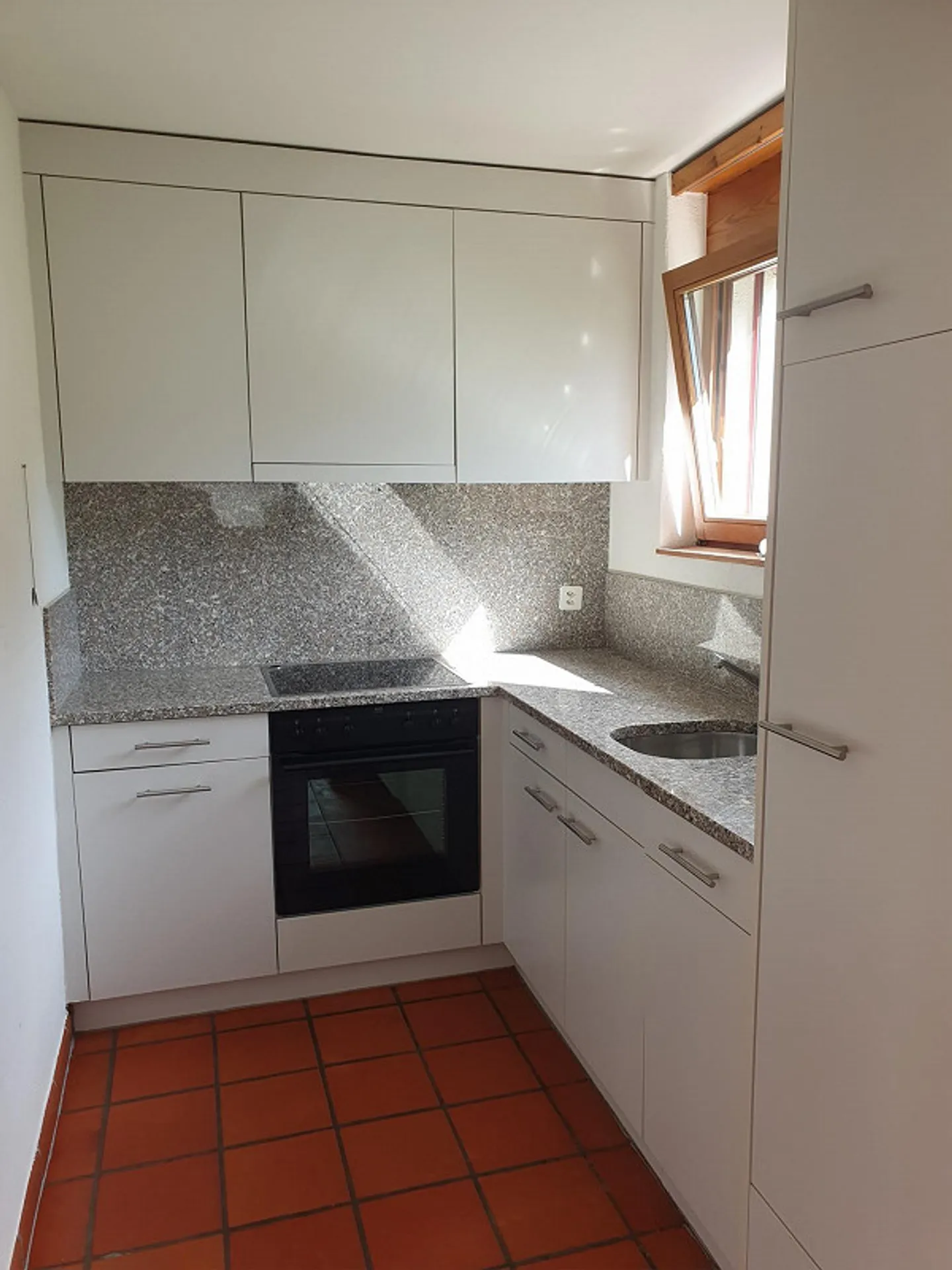 Charmante Wohnung mit Cheminée - Foto 2 von 10