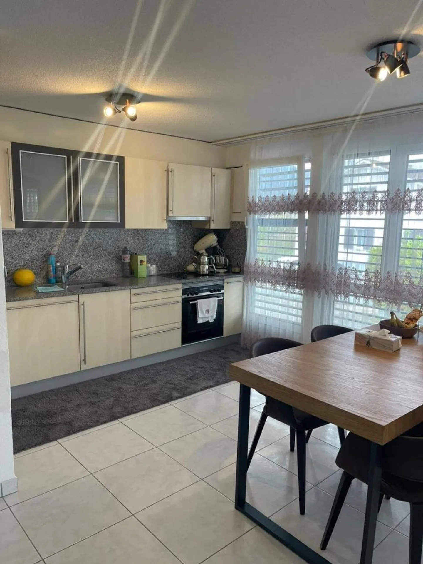 Warm welcome for this 4.5 room apartment in perfect condition - Photo 1 of 13