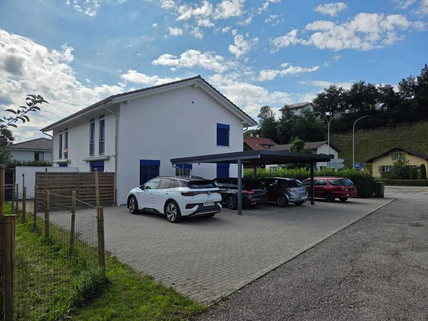 À vendre maison d'angle de 5,5 pièces à Sumiswald - Photo 3 sur 13