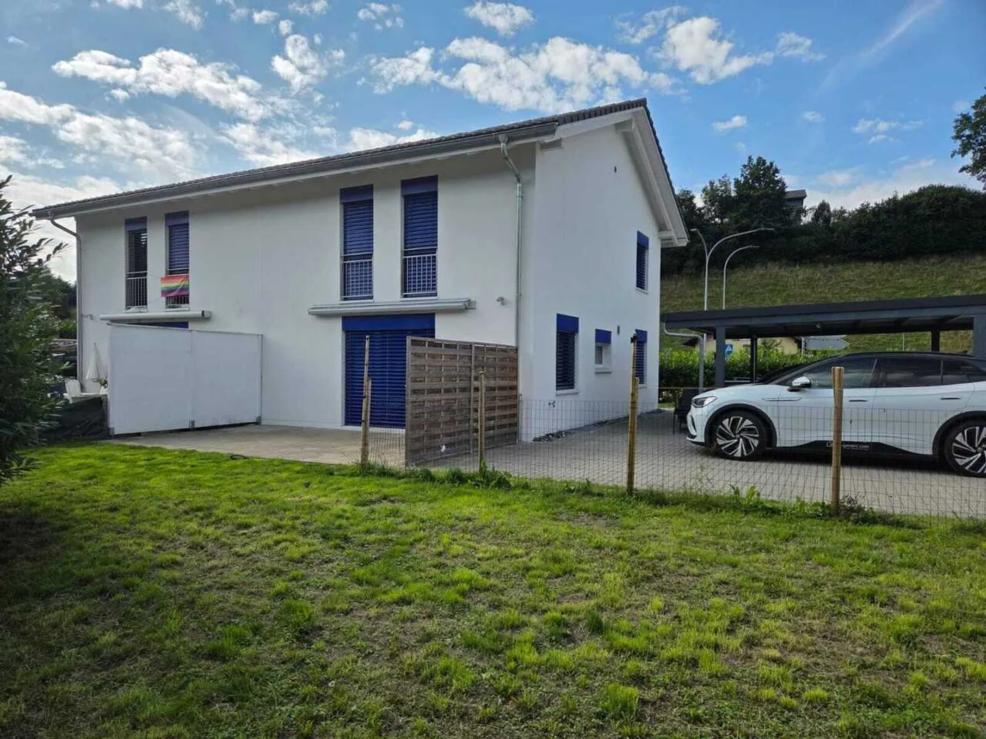 À vendre maison d'angle de 5,5 pièces à Sumiswald - Photo 1 sur 13