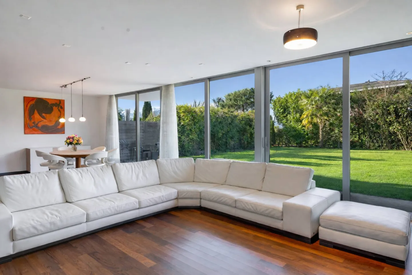 Magnifique villa en rangée dans un quartier résidentiel calme et sûr ! - Photo 1 sur 10