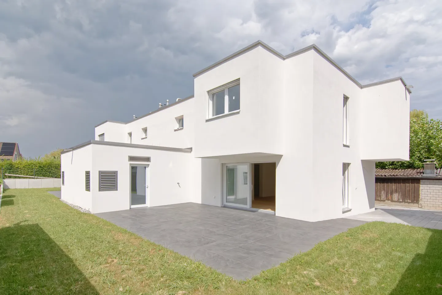 Nouvelles maisons jumelées de 4,5 pièces - Photo 1 sur 9