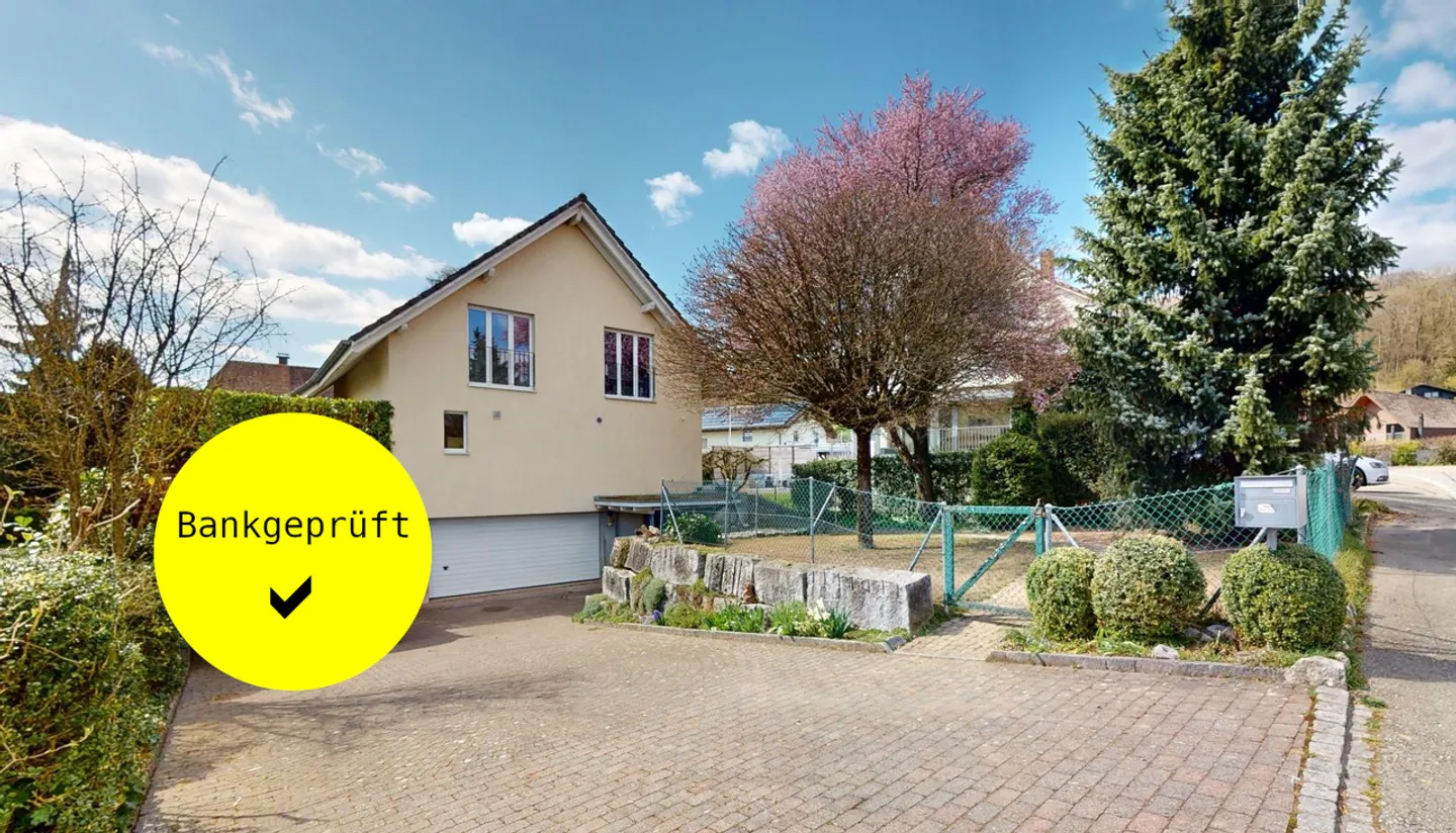 Incantevole casa unifamiliare indipendente di 6,5 stanze con molto spazio e fascino - Foto 1 di 13