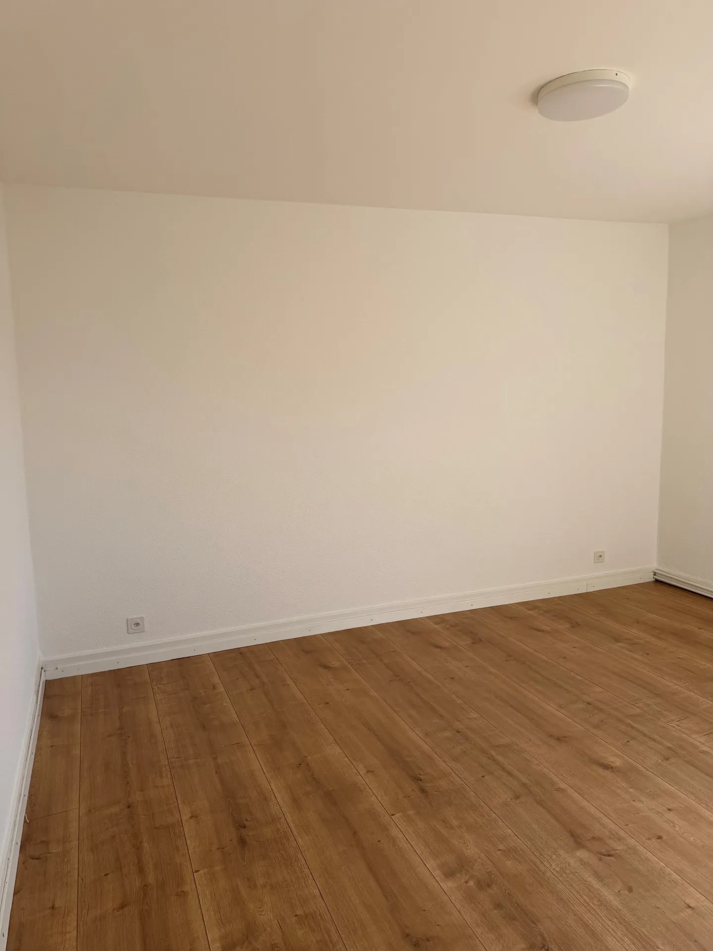 3.5 room apartment on the 1st floor - Photo 3 of 5