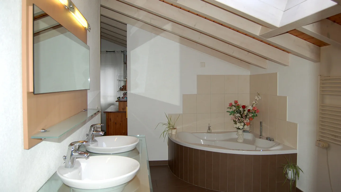 FOR RENT SPLENDID VILLA 5.5 ROOMS IN GRANGES-SIERRE - Photo 9 of 11