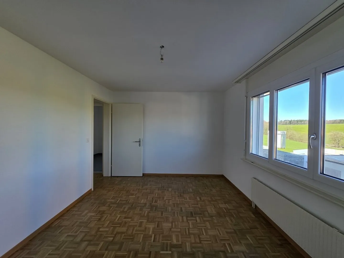 Appartement spacieux 2.5 pièces - Photo 3 sur 5