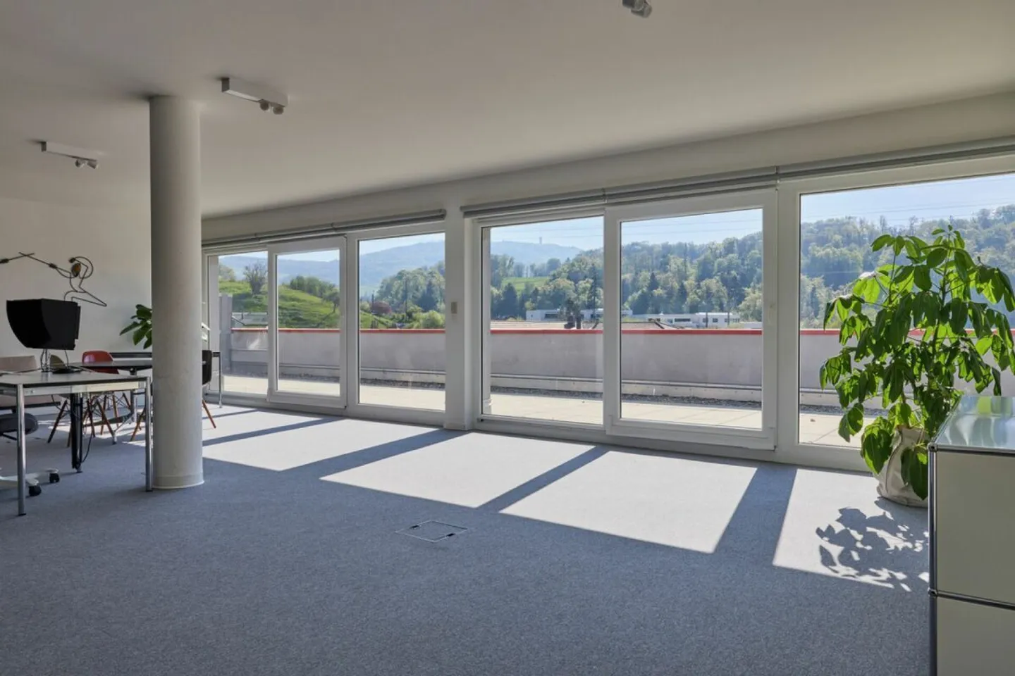 Bella superficie amministrativa con grande terrazza di 200 m2! - Foto 5 di 10