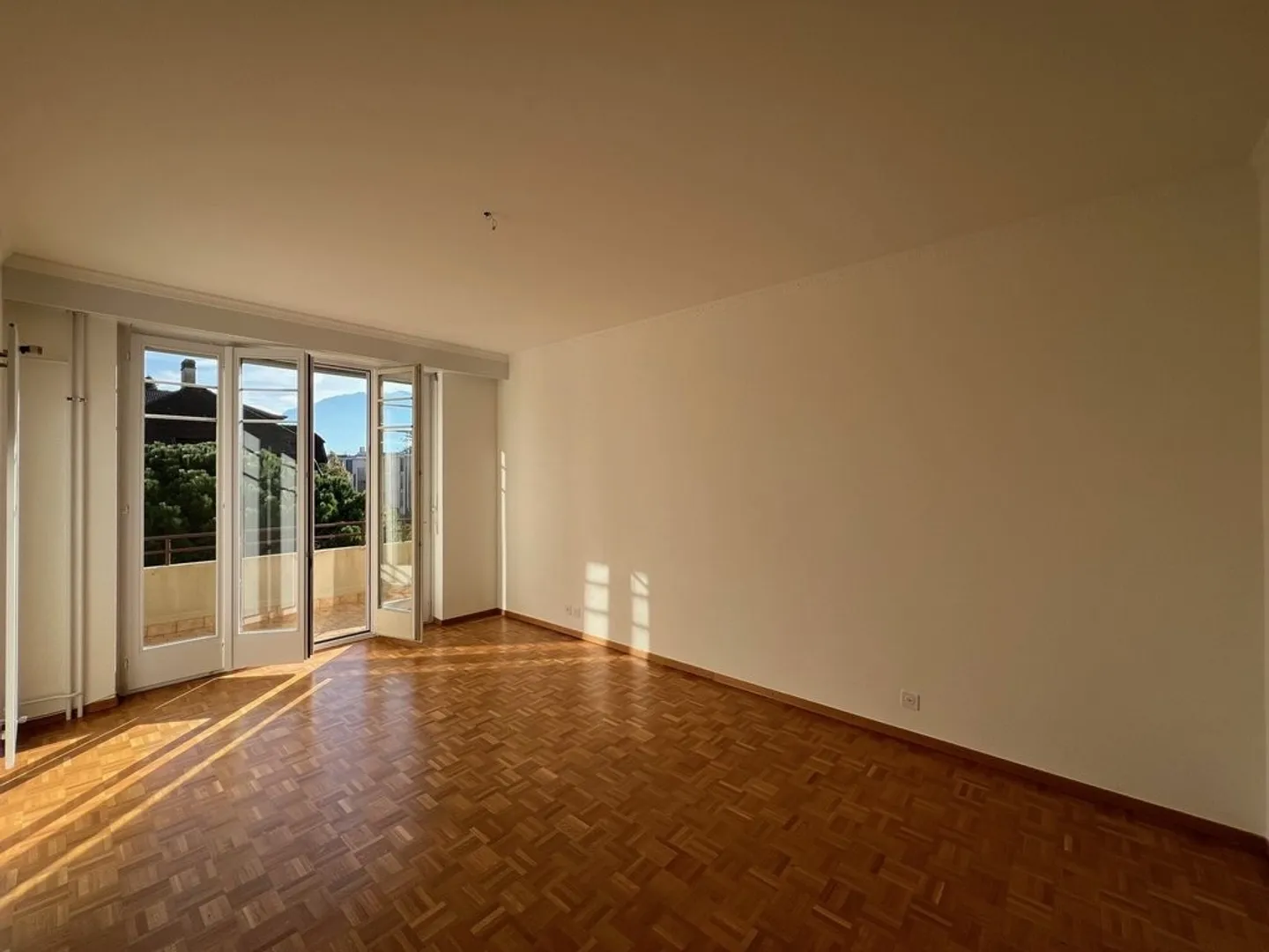 Your haven of peace just steps from the lake - Photo 4 of 11