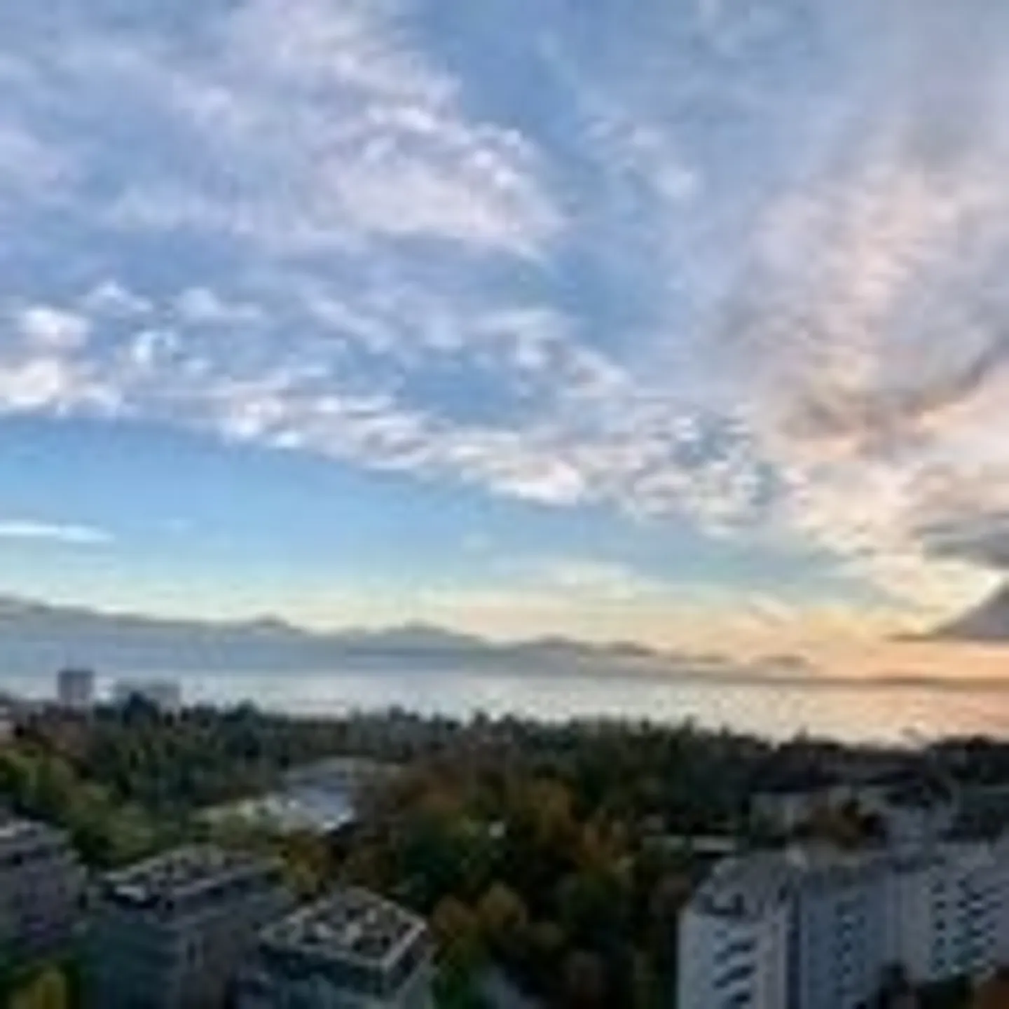 Vue magnifique sur le lac au centre de Malley ! Appartement rénové ! - Photo 1 sur 3