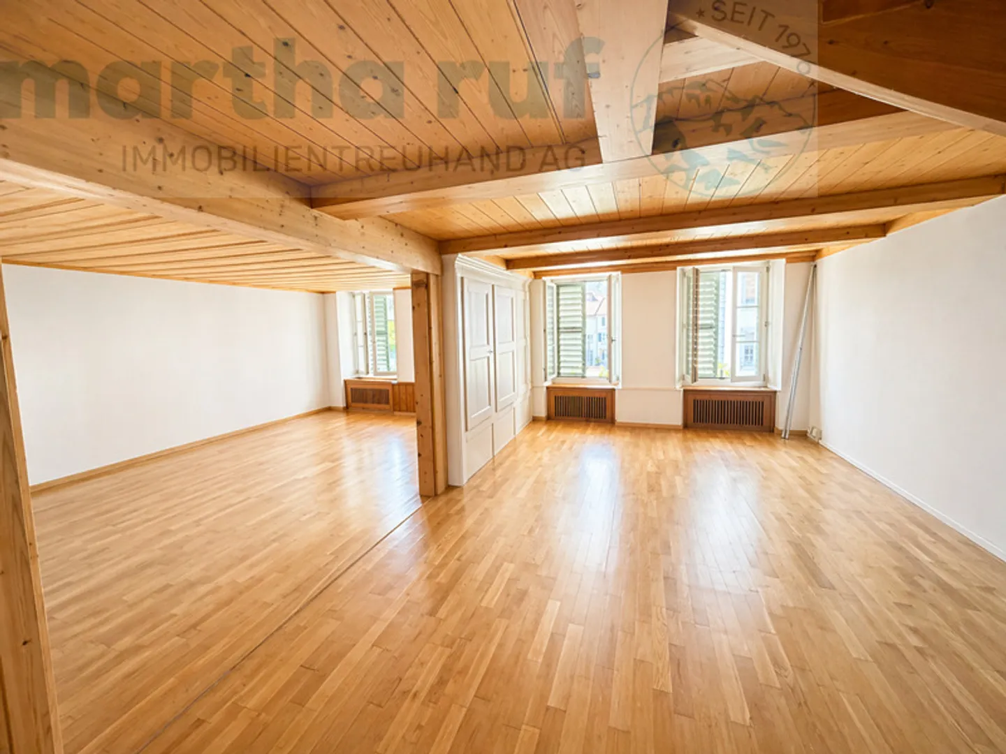 Old Town Jewel - Photo 2 of 16