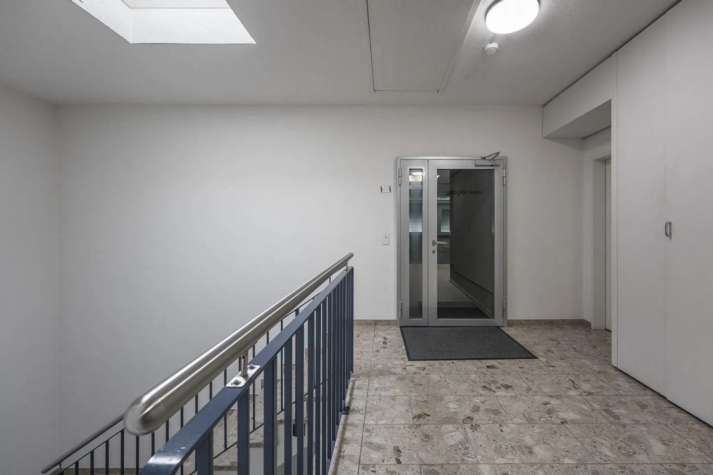 Espace prêt à emménager avec un loyer attractif disponible immédiatement ! - Photo 6 sur 9