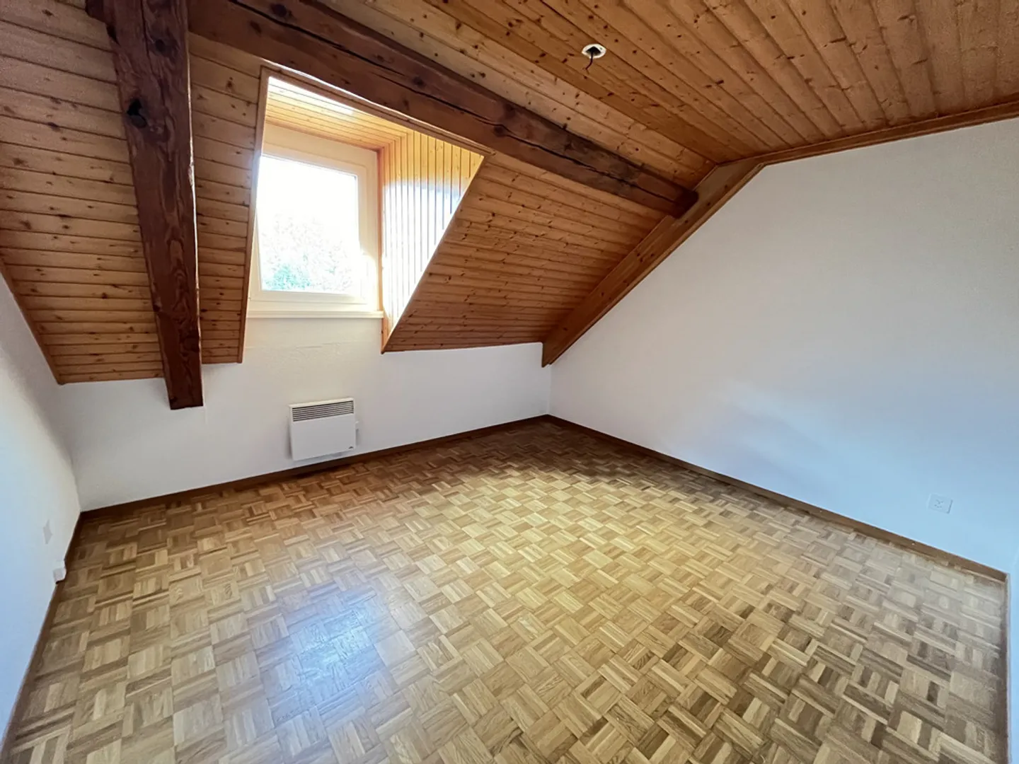 Charming Duplex Apartment - Photo 6 of 8