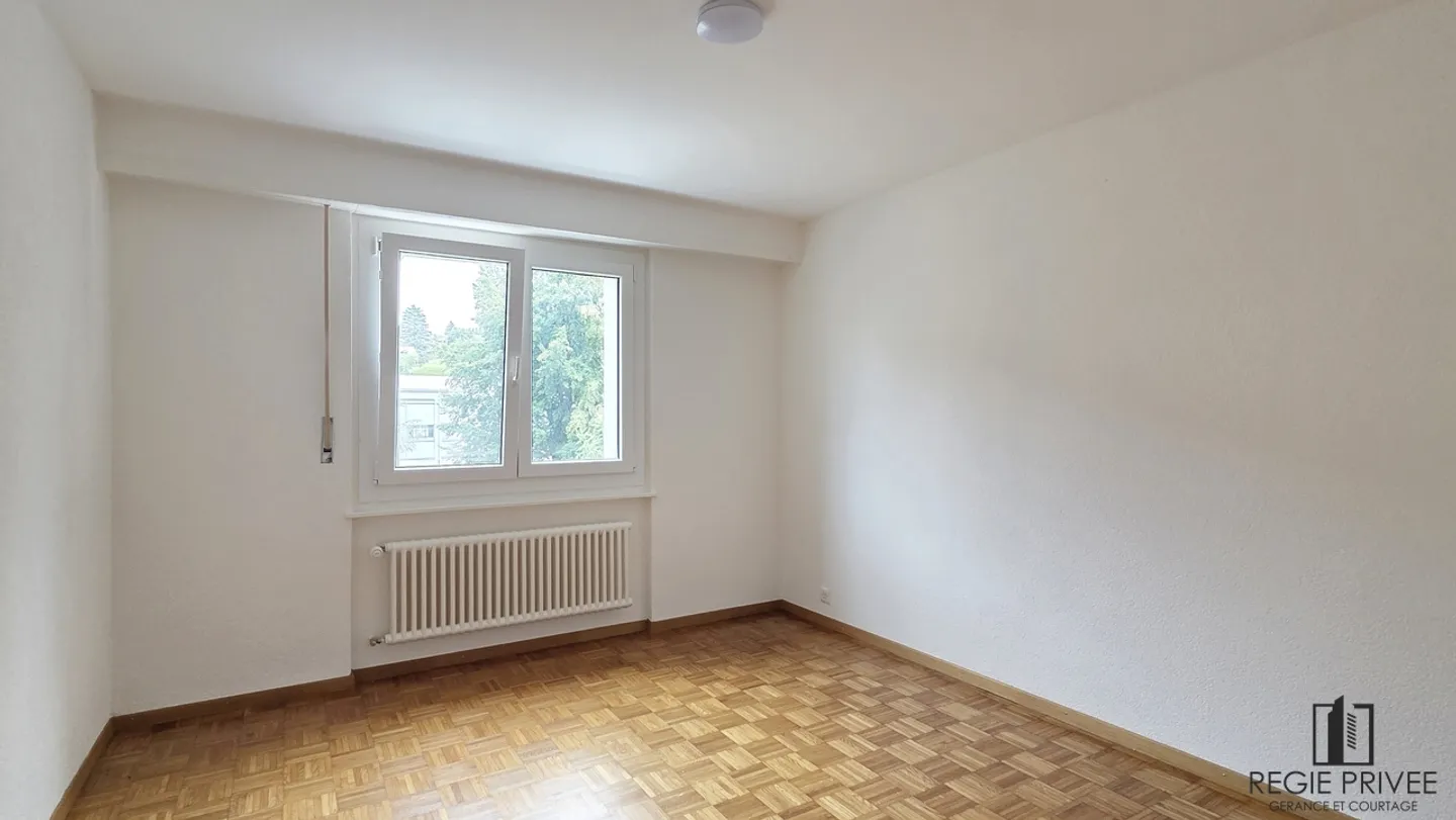Charming Apartment in Bussigny - Photo 3 of 6