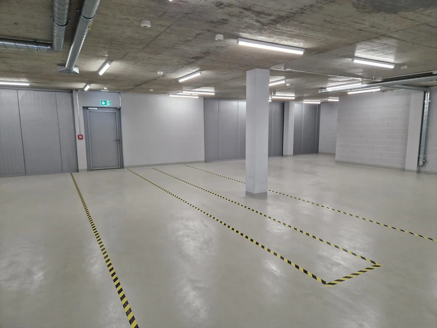 Industrial 1 room - Photo 6 of 7
