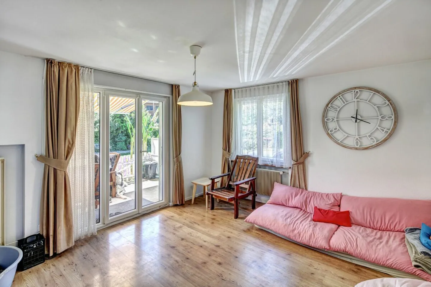 CHARMANTES EINFAMILIENHAUS MIT GROSSEM GARTEN UND AUSSICHT INS GRÜNE - Foto 8 von 15