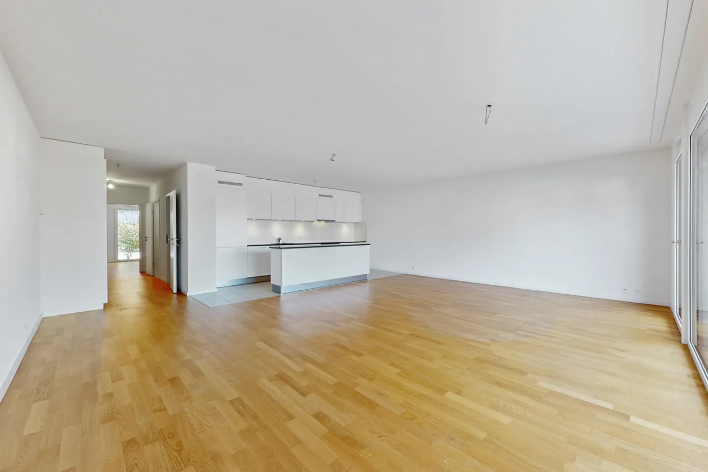 Modern Accommodation - Photo 2 of 11