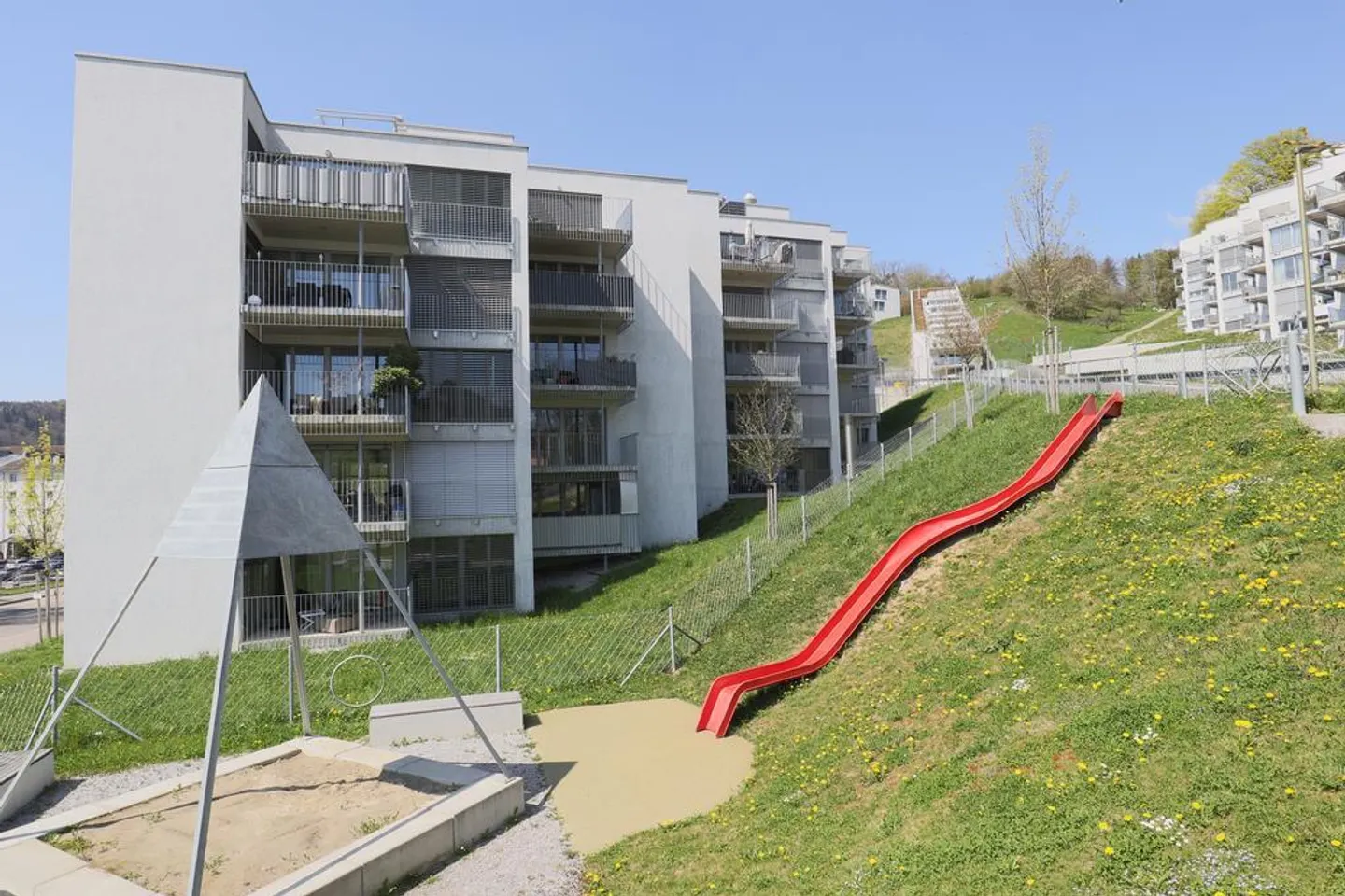 Modern 4.5-room apartment with two balconies in Winterthur-Töss - Photo 1 of 10