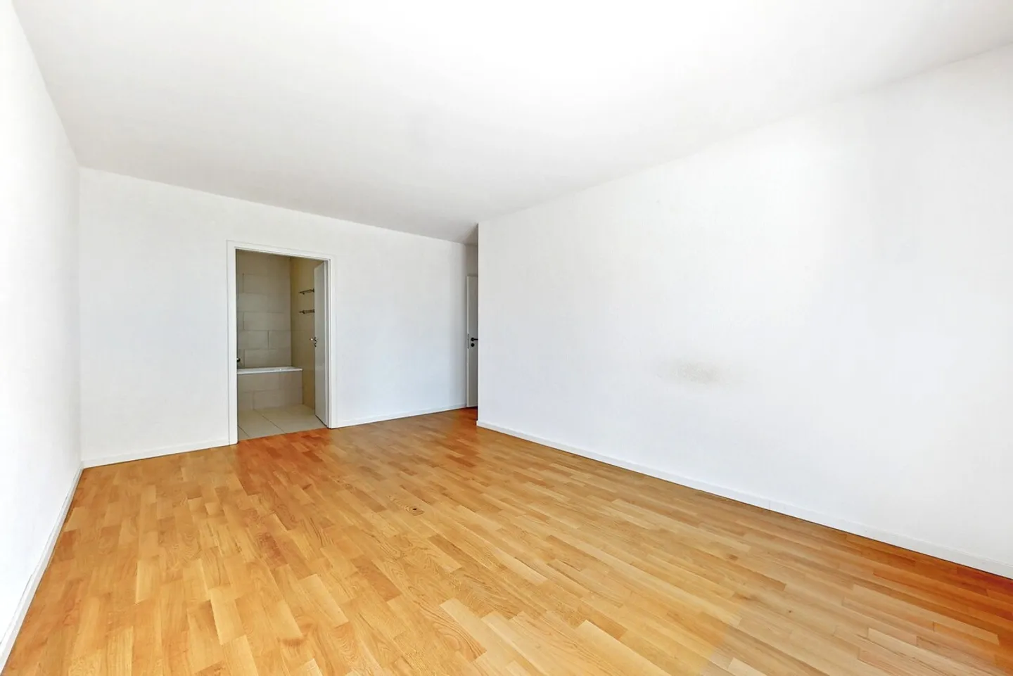 Modern Accommodation - Photo 4 of 11