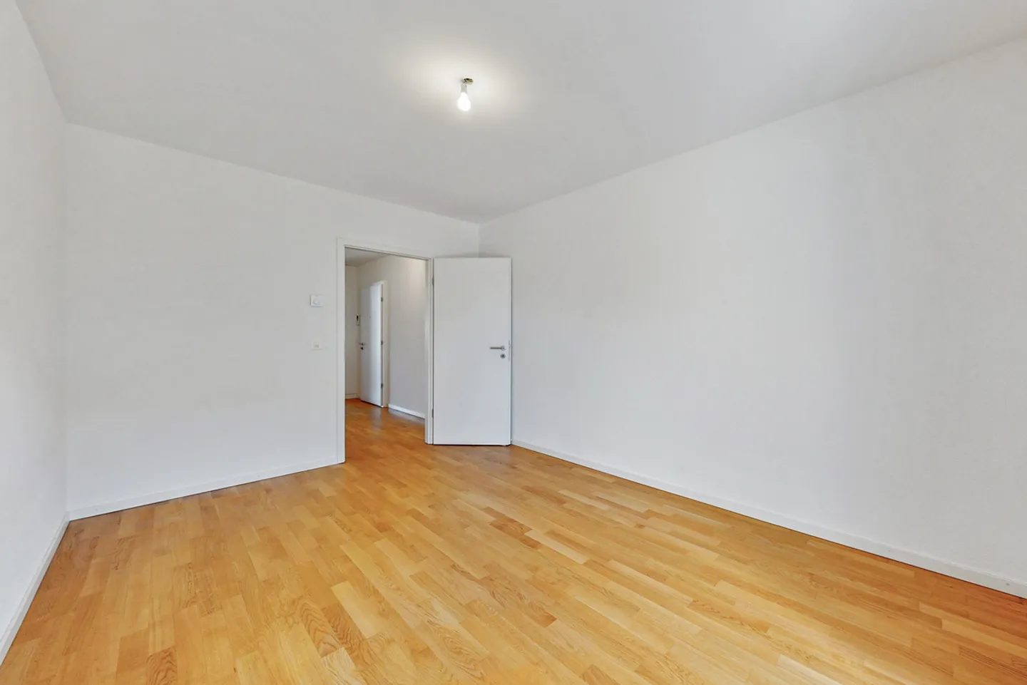 Modern Accommodation - Photo 5 of 11