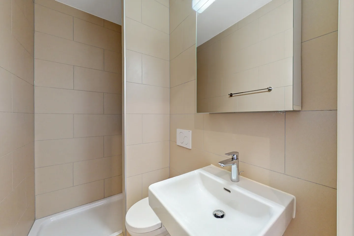 Modern Accommodation - Photo 7 of 11