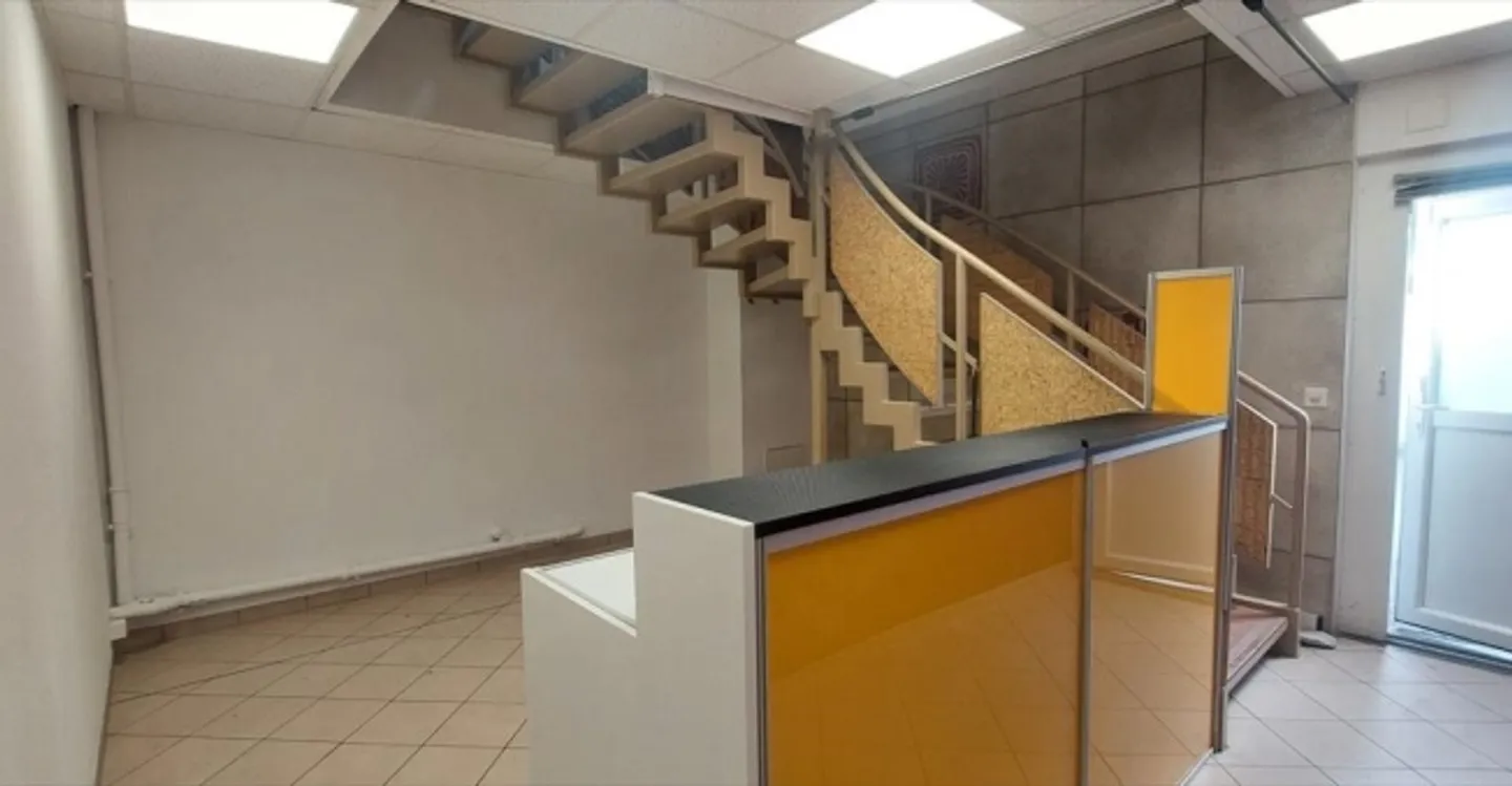 Office space for rent - Photo 6 of 7