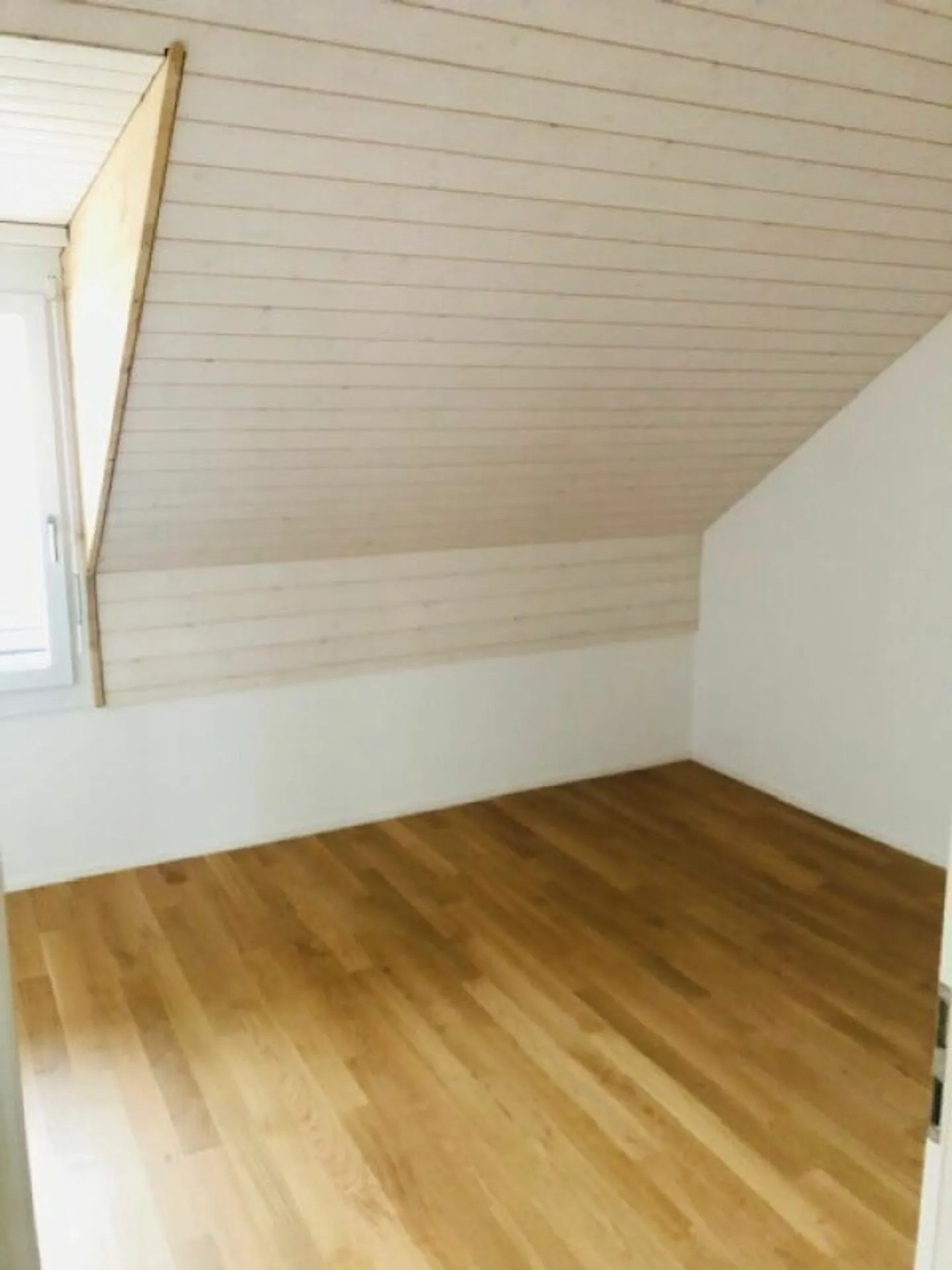 Appartement de 4.5 pièces de 156m2 avec galerie, comme neuf et spacieux - Photo 18 sur 21