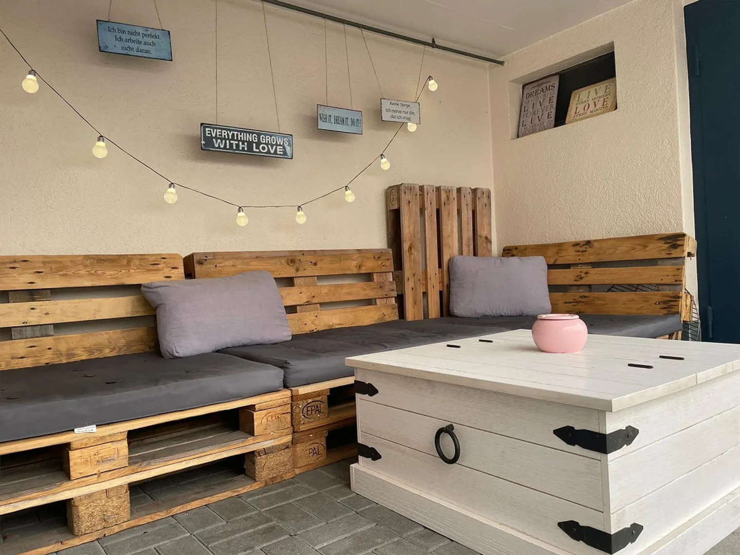 Camera in appartamento condiviso - Foto 1 di 7