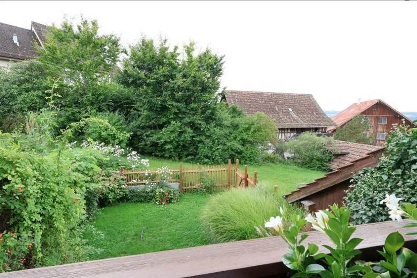 Moderne 3-Zimmer-Wohnung mit Balkon, Bastelraum & Garage in Uitikon - Photo 3 sur 15