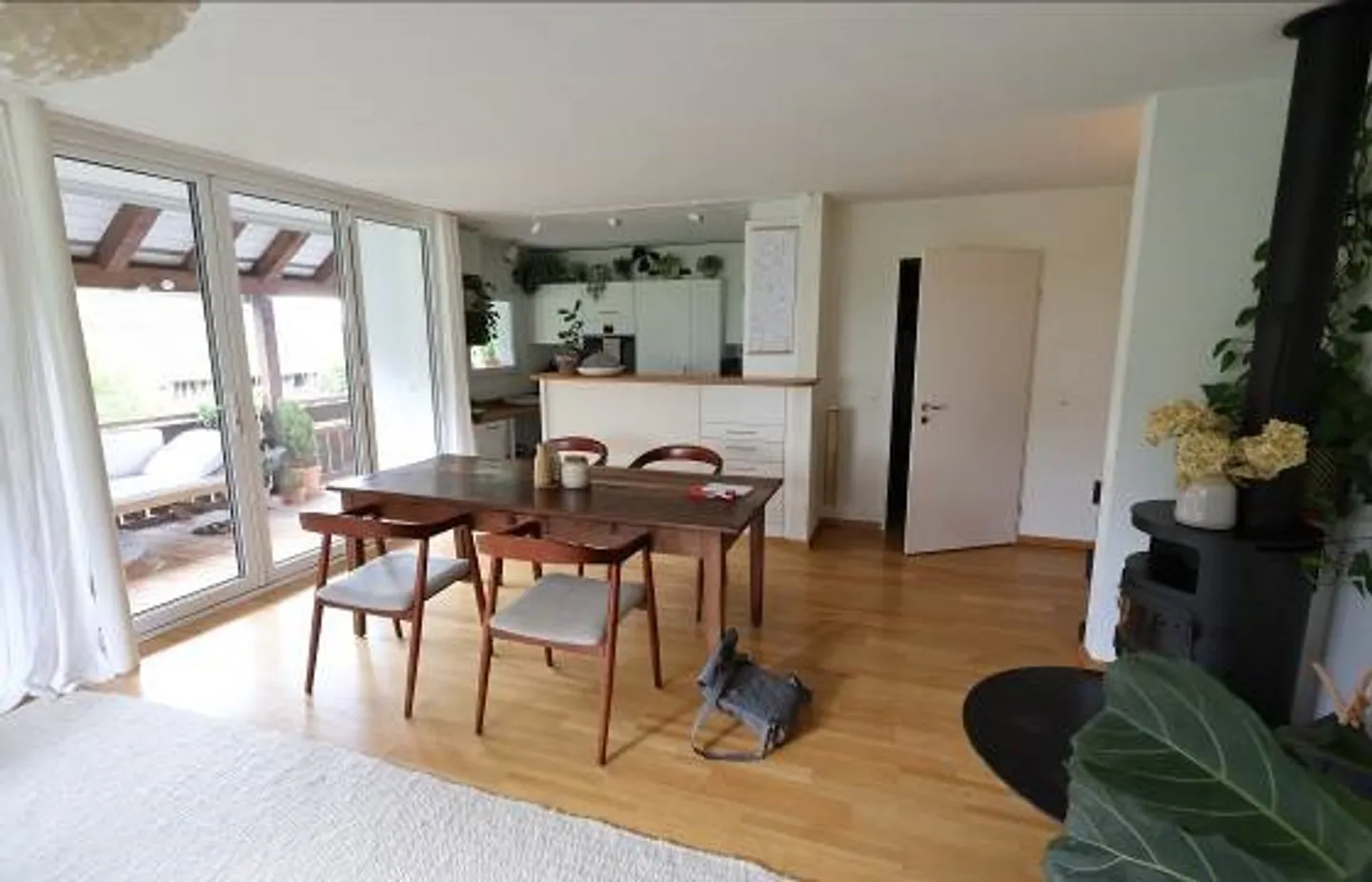 Moderne 3-Zimmer-Wohnung mit Balkon, Bastelraum & Garage in Uitikon - Photo 5 sur 15