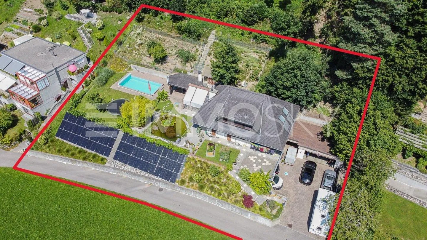Proprietà familiare con enormi spazi verdi - Foto 1 di 5