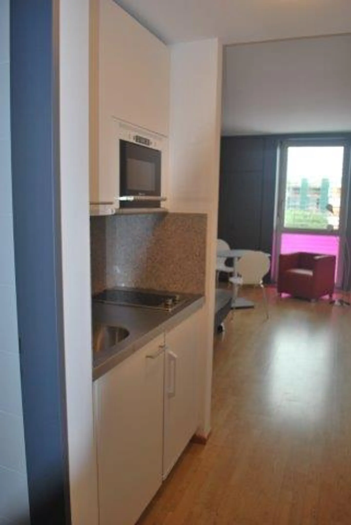 studio meublé CHF 850 par mois tout inclus - Photo 4 sur 6