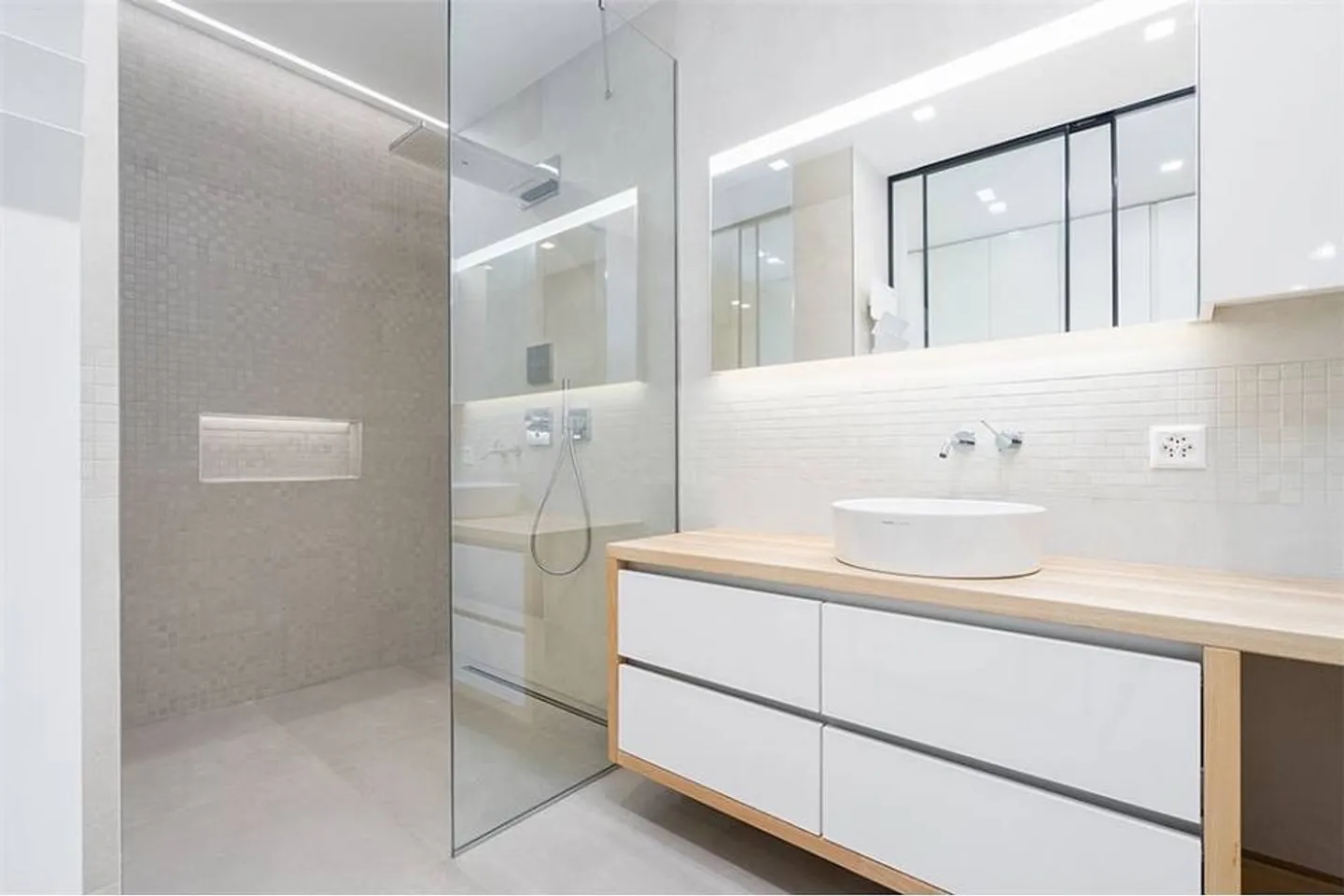 Penthouse for sale - Photo 2 of 4