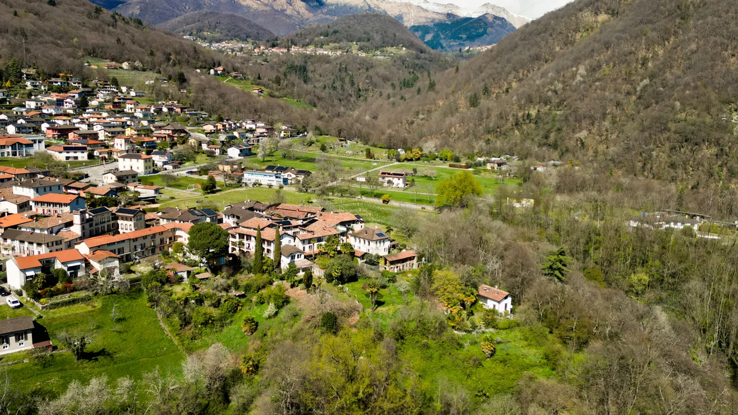 Maison caractéristique du Tessin immergée dans le vert de l'Alto Malcantone - Photo 9 sur 13