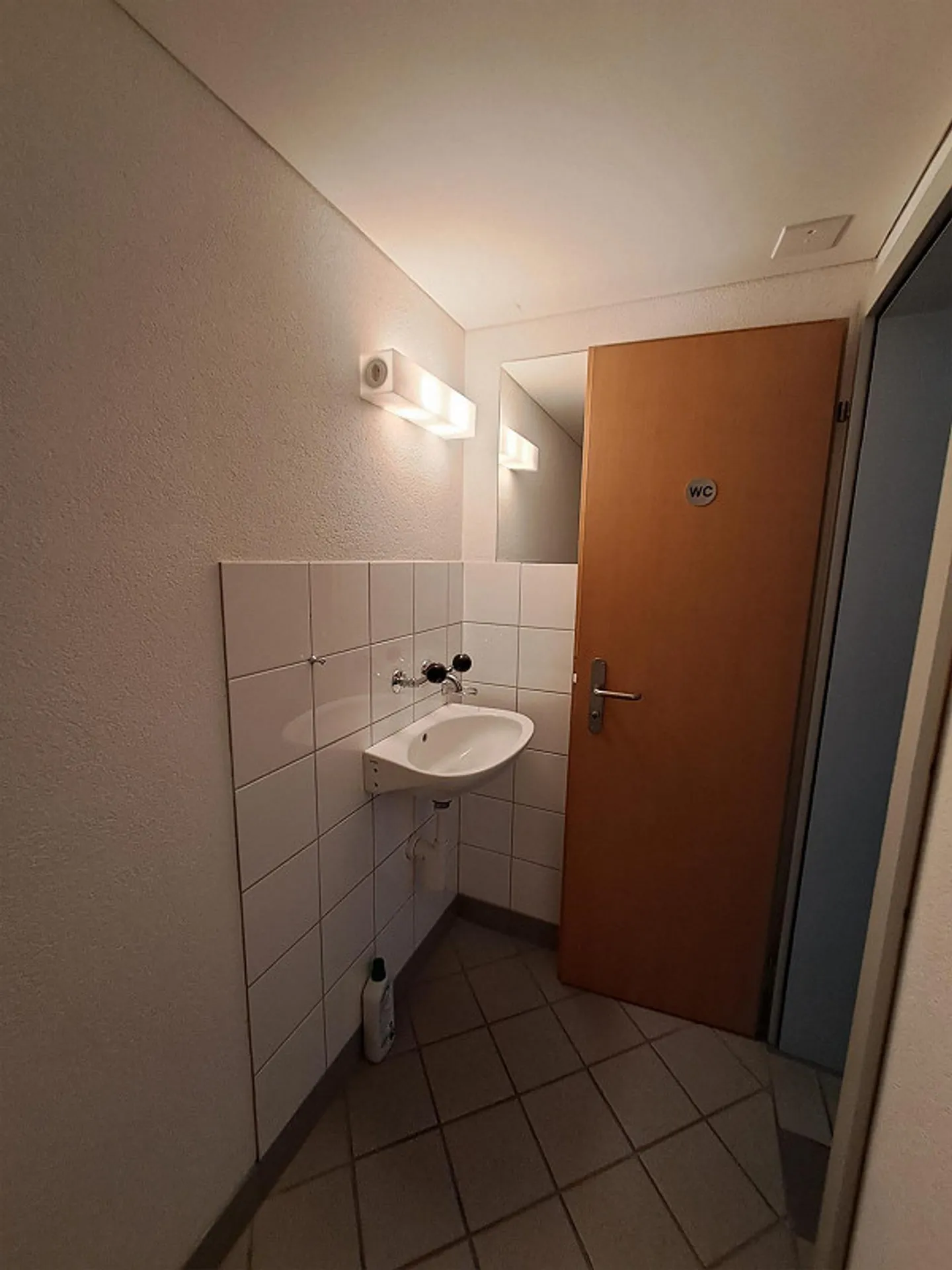 Bright Office / Studio / Practice Room - Photo 4 of 6