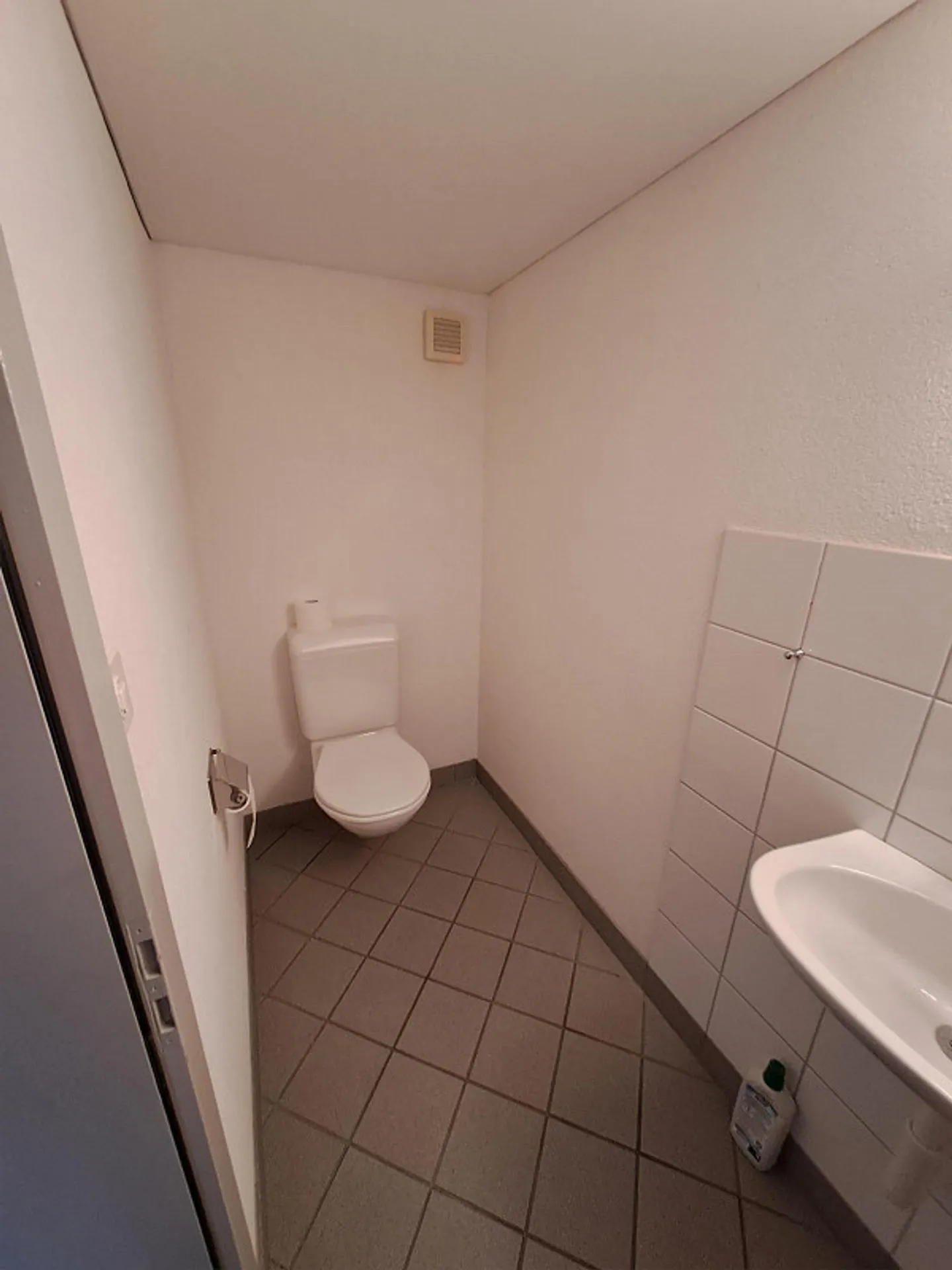 Bright Office / Studio / Practice Room - Photo 5 of 6