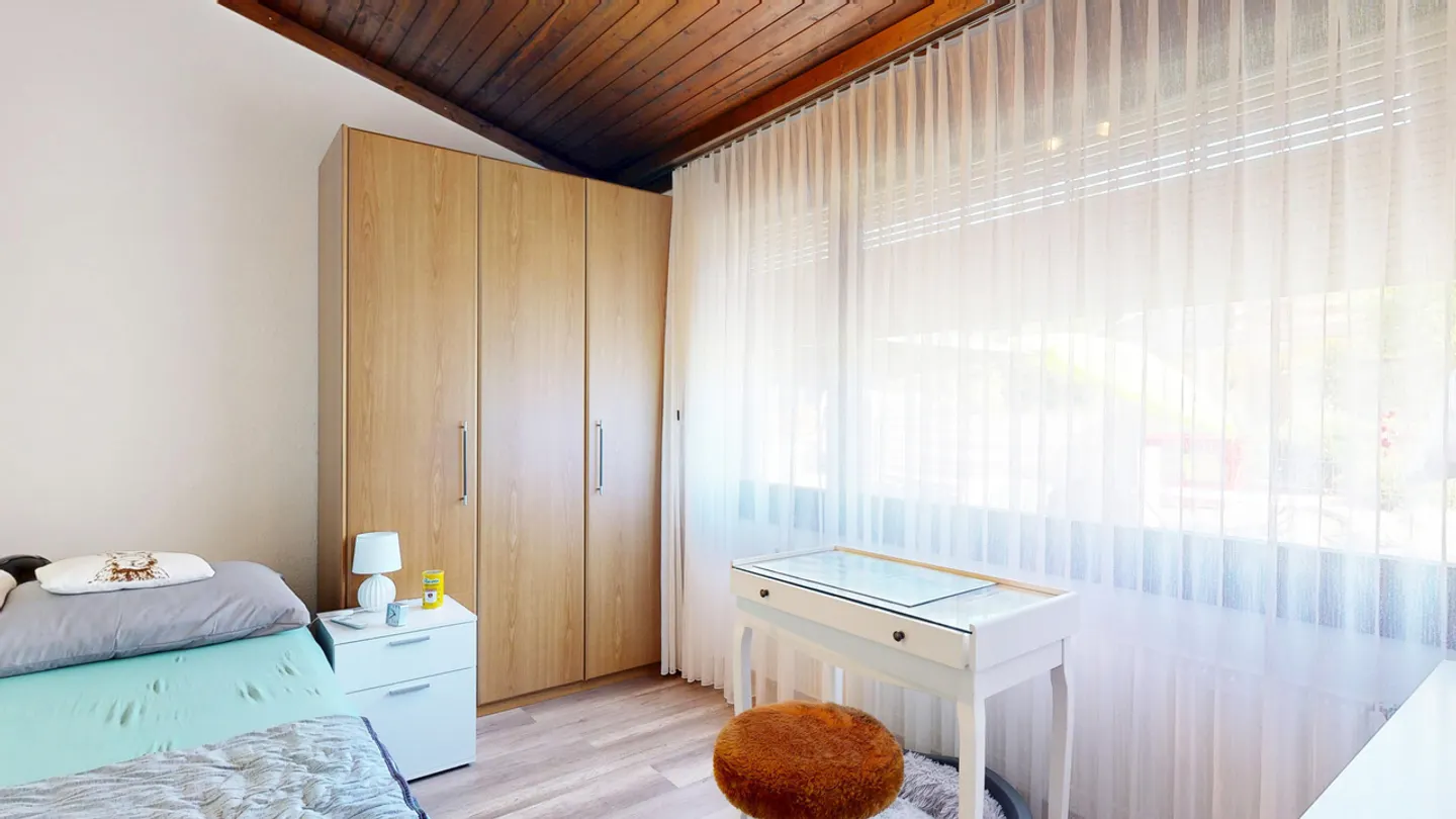 Incantevole Casa Familiare Indipendente - Foto 7 di 17